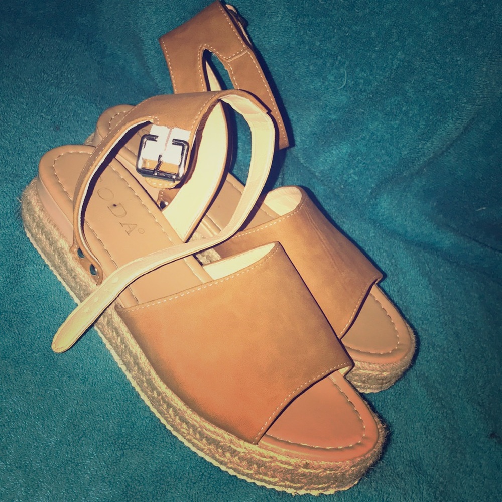 Platform shoes